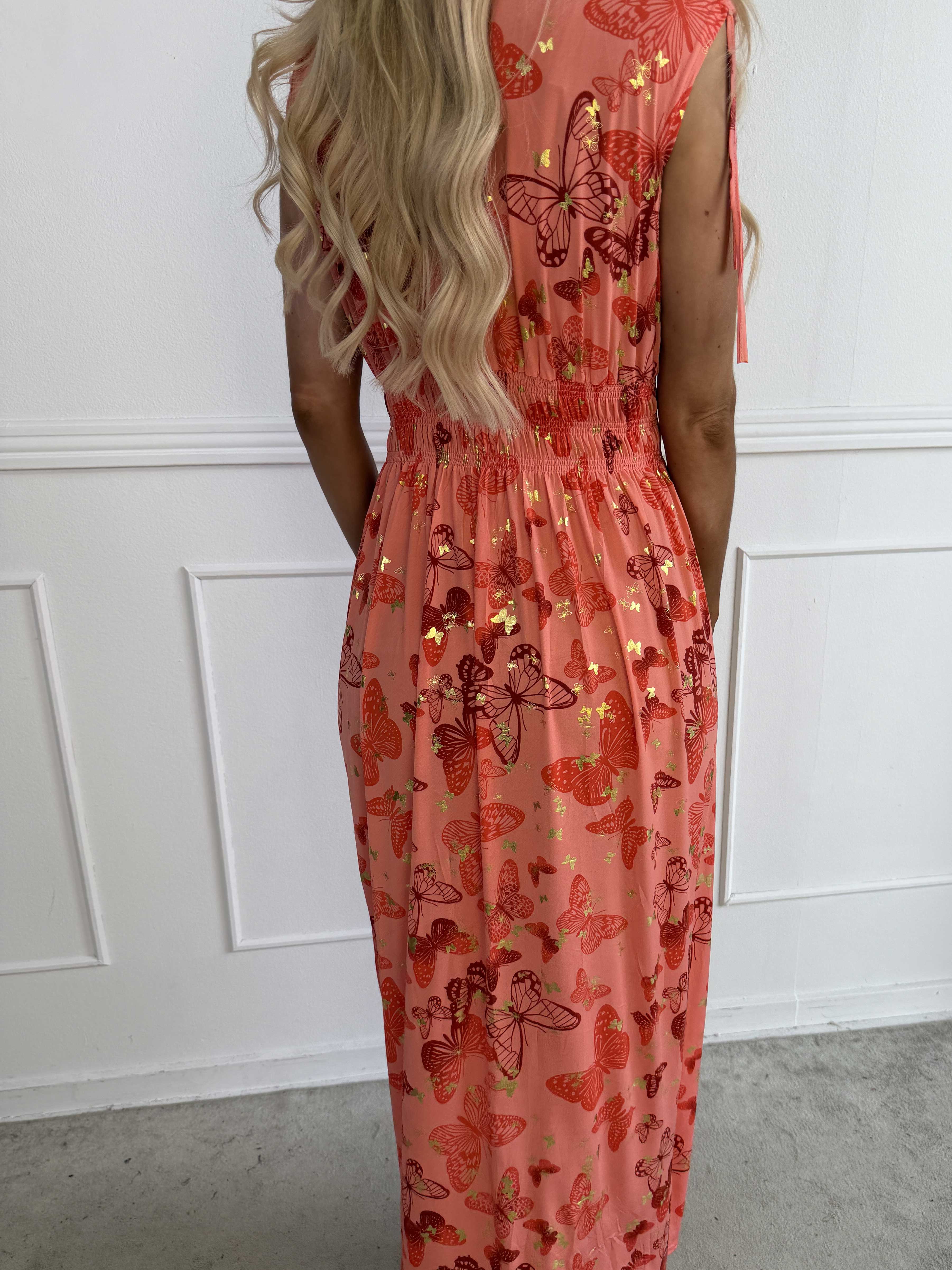 Pams Butterfly Sleeveless - Lang elastisk kjole med sommerfugleprint og gulddetaljer